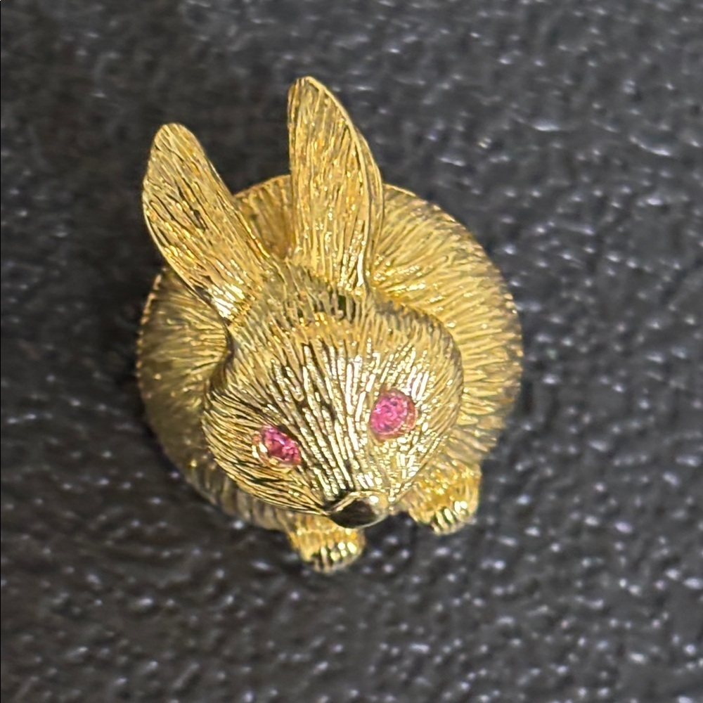 Vintage Gold Crown Stamped Bunny Rabbit With Pink Rhinestone Eyes Pin / Lapel